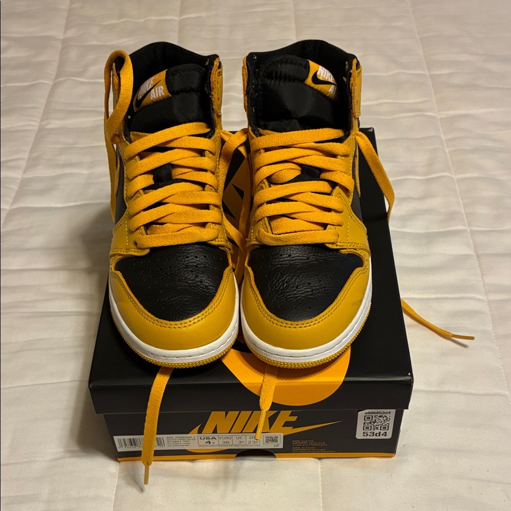 Nike Air Jordan 1 Retro High OG GS size 4